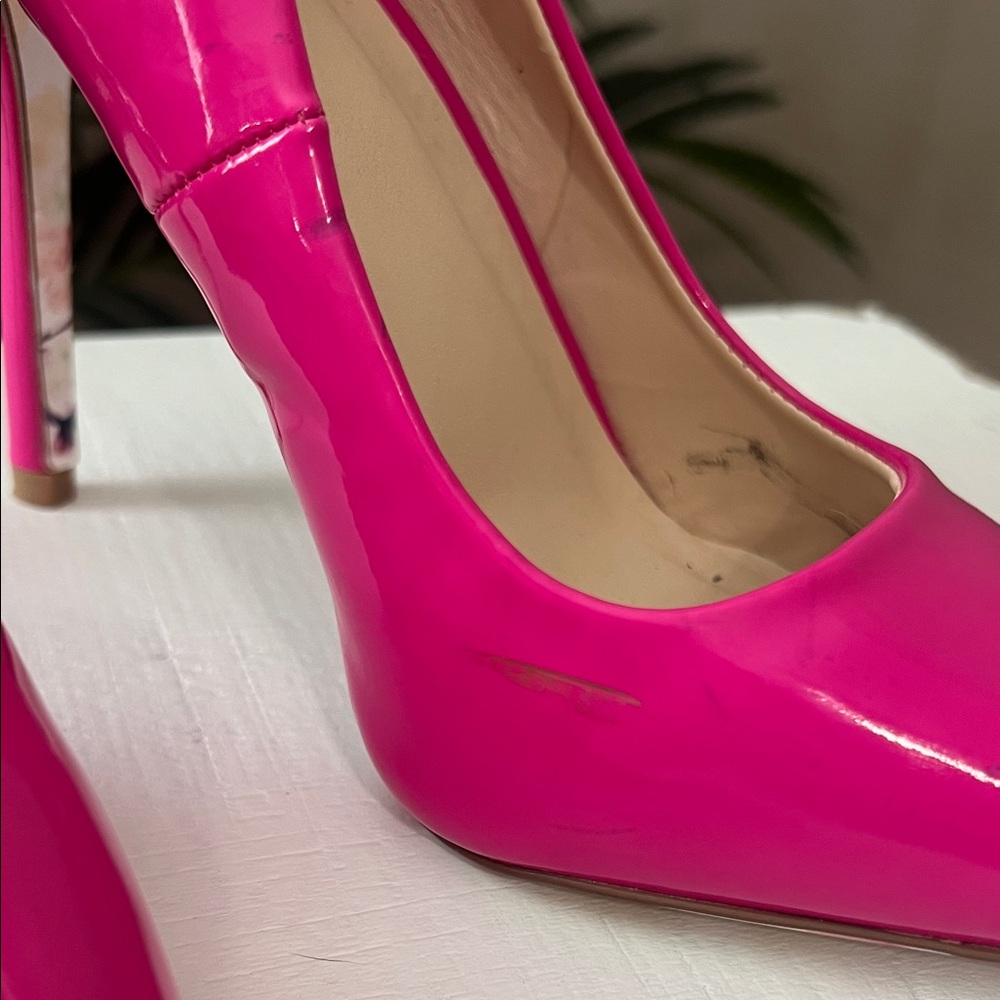 Qupid Vibrant Pink Women's Heels - Picture 4 of 14